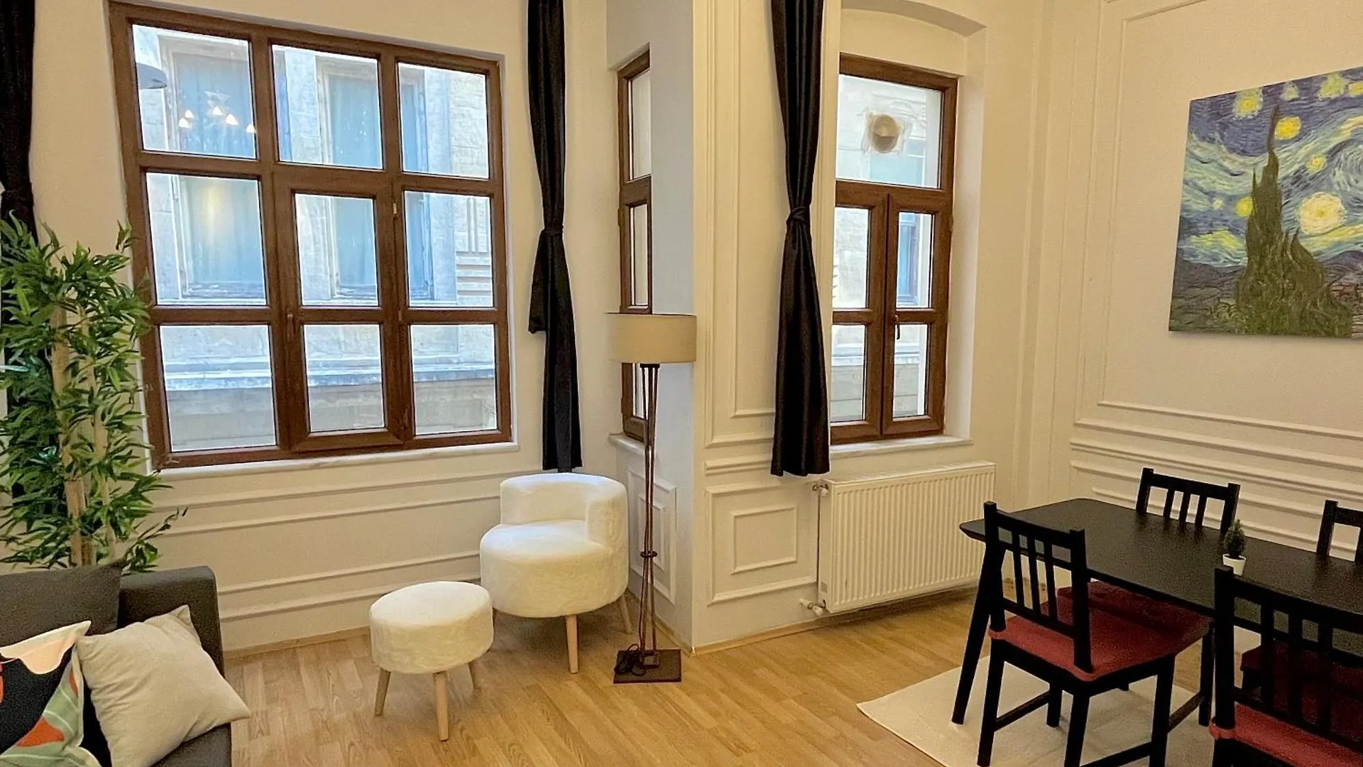 Apartment W/ New Furnitures Next To Istiklal Street And Taksim Square Istambul