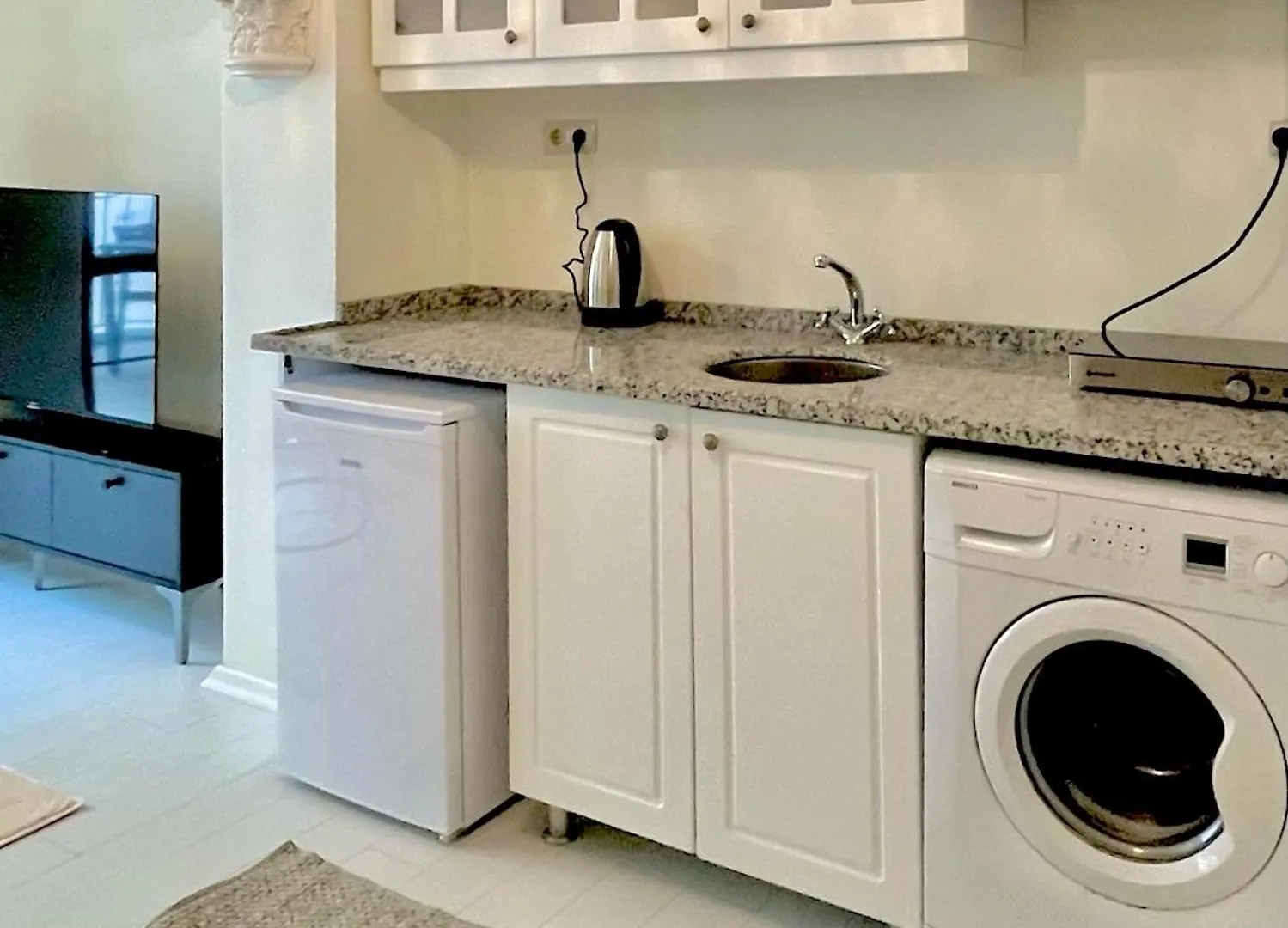 Apartment W/ New Furnitures Next To Istiklal Street And Taksim Square 이스탄불