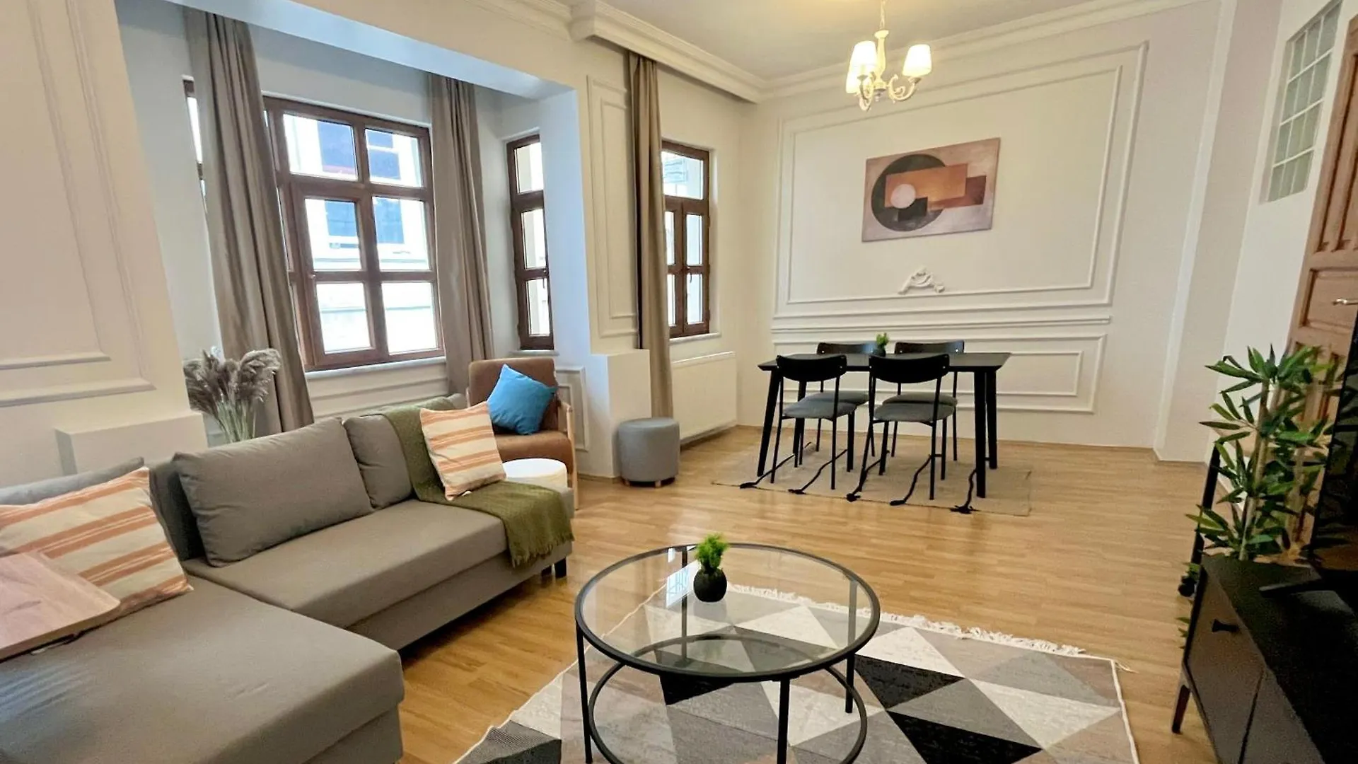 아파트호텔 Apartment W/ New Furnitures Next To Istiklal Street And Taksim Square 이스탄불