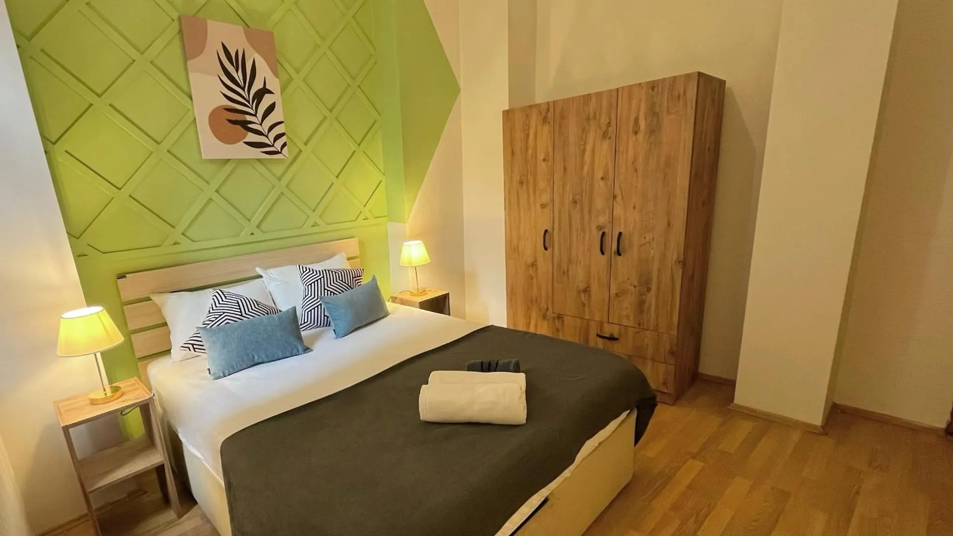 Apartment W/ New Furnitures Next To Istiklal Street And Taksim Square 이스탄불 0*,